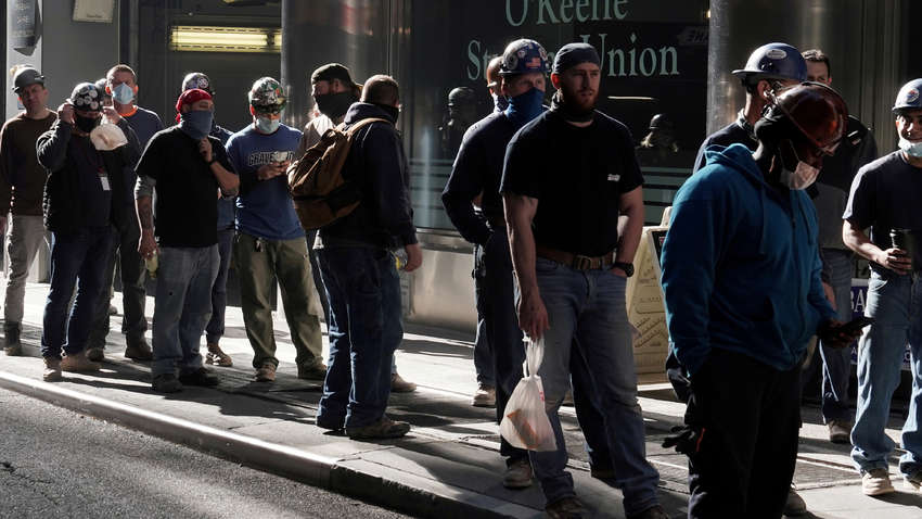 Кроссовки с кровью, покупки без денег, расчеты в криптовалюте  и  роботы вместо рабочих 