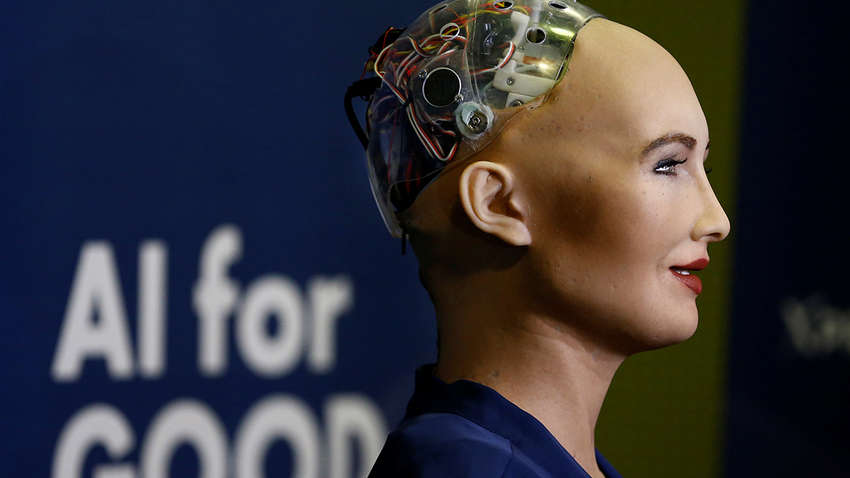 Робот Софія створила автопортрет: його продали на аукціоні за 688 тисяч доларів Робот Софія створила автопортрет: його продали на аукціоні за 688 тисяч доларів