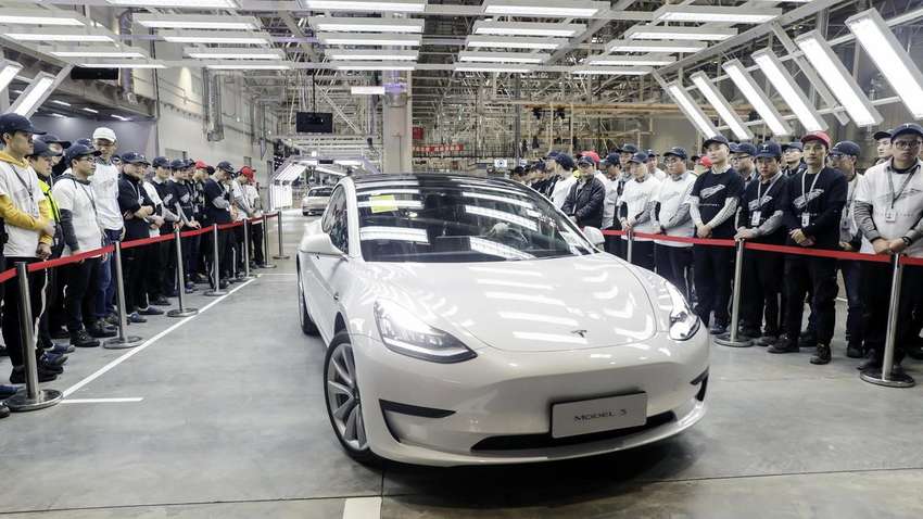 У Китаї стартували продажі електромобілів Tesla