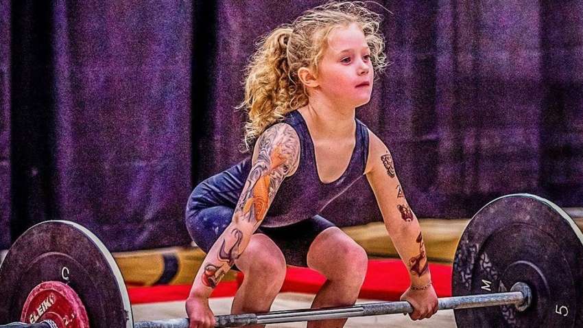 Неймовірний рекорд: семирічна дівчинка підняла штангу вагою 80 кг (відео) Неймовірний рекорд: семирічна дівчинка підняла штангу вагою 80 кг (відео)