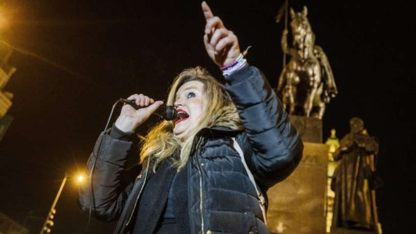 Женщина распространяла фейки о военных НАТО, которые должны были расстрелять детей: суд вынес приговор Женщина распространяла фейки о военных НАТО, которые должны были расстрелять детей: суд вынес приговор