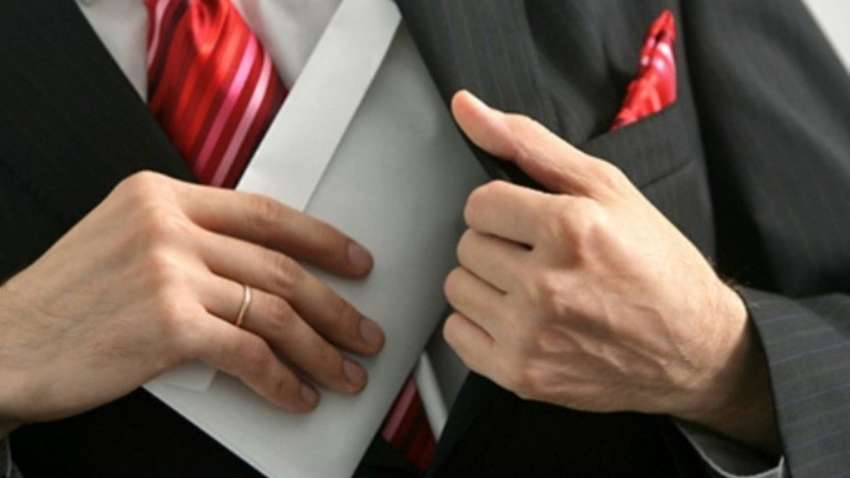 У Зеленского обещают отдавать разоблачителям коррупционеров 10% от суммы взятки