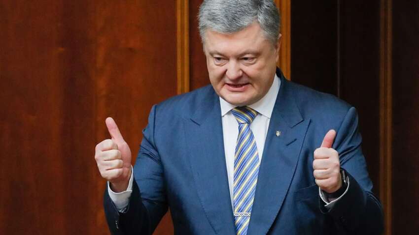 Порошенко снова не выпустили за границу: подробности