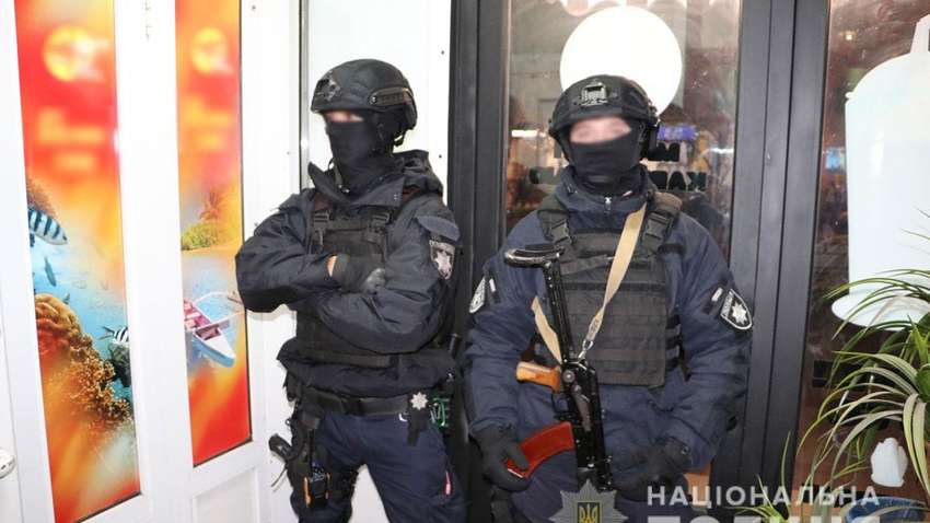 В Чернигове владелица турагентства и медики торговали поддельными COVID-сертификатами В Чернигове владелица турагентства и медики торговали поддельными COVID-сертификатами