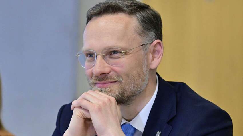 Скандал выходит на новый уровень: чиновник Навроцкого попал в базу "Миротворца" Скандал выходит на новый уровень: чиновник Навроцкого попал в базу "Миротворца"