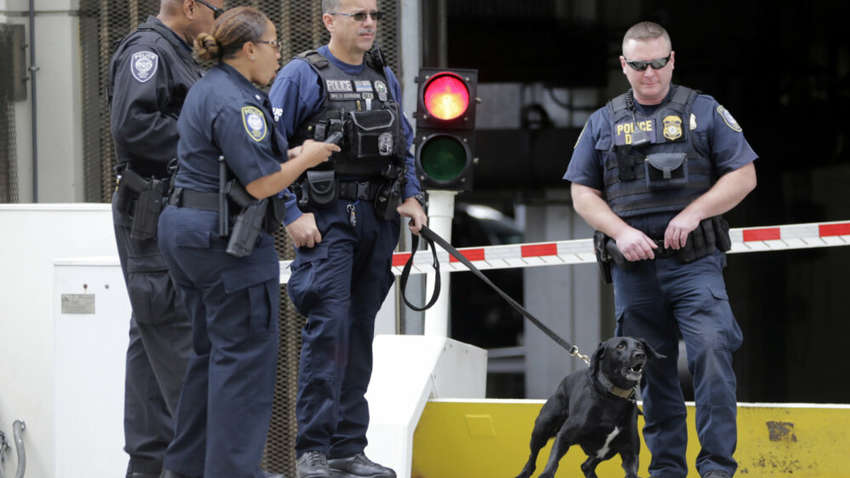 Пограбування століття: у Чилі нападники обстріляли з кулеметів літак і викрали 15 млн доларів 