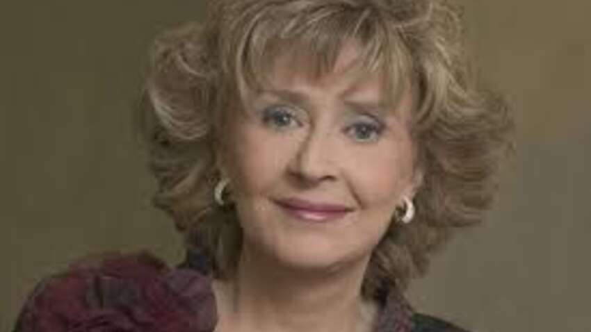 Висихає на очах: 82-річна відома телеведуча з РФ змінилася до невпізнання (ФОТО)