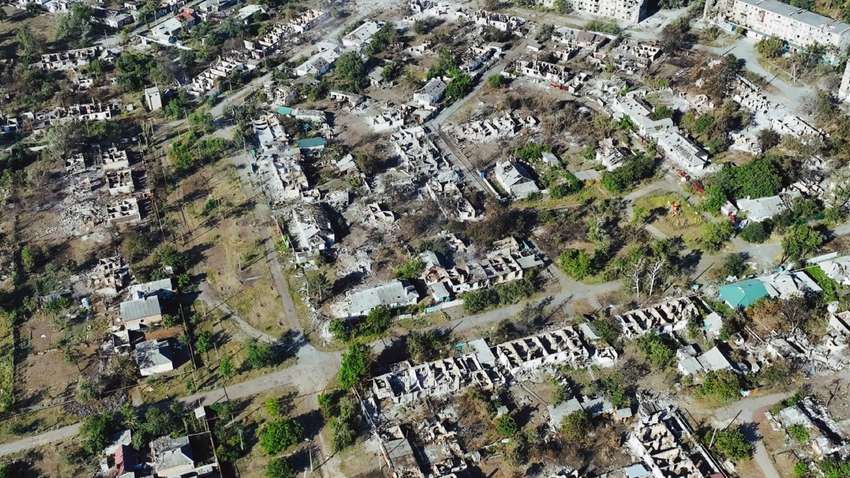 Бои ведутся за каждый подъезд: россияне вошли в Торецк 