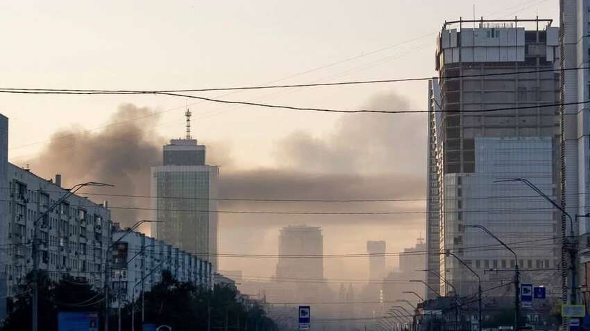 Такого количества прямых попаданий в Киеве давно не было: детали новой атаки РФ