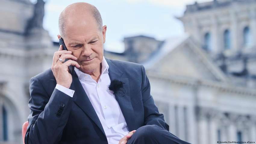 Шольц пообещал снова позвонить Путину Шольц пообещал снова позвонить Путину