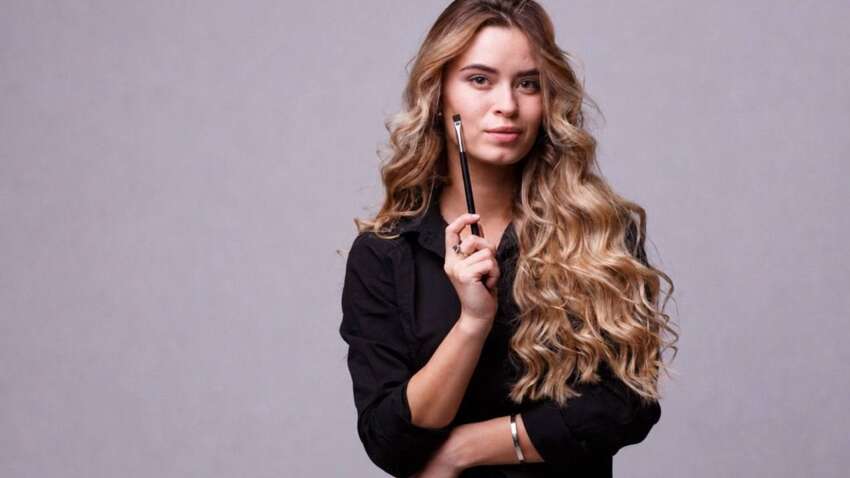 Українська brow-експертка Катерина Сафронова отримала міжнародну нагороду IBA Top Brow Trainer та розвиває власну методологію архітектури брів