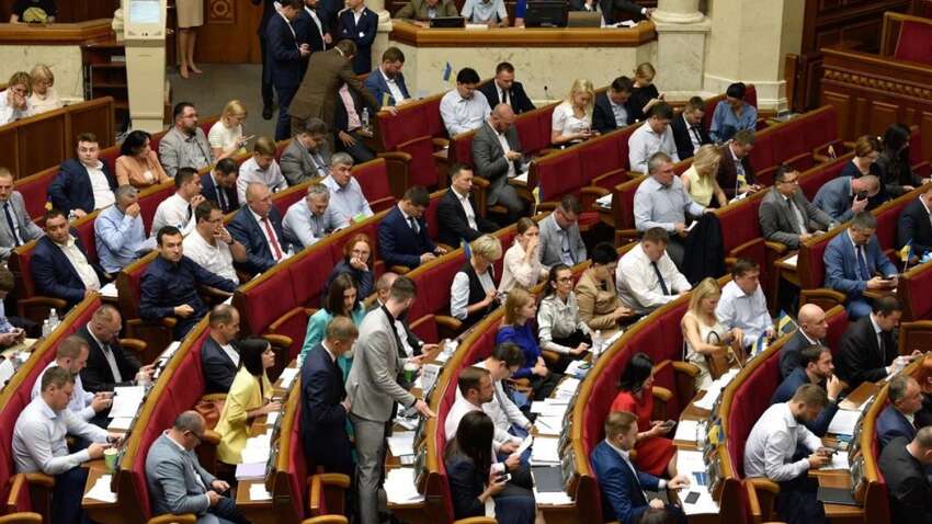 "Слуги народа" уже хотят вернуться к турборежиму: озвучено неожиданное условие 