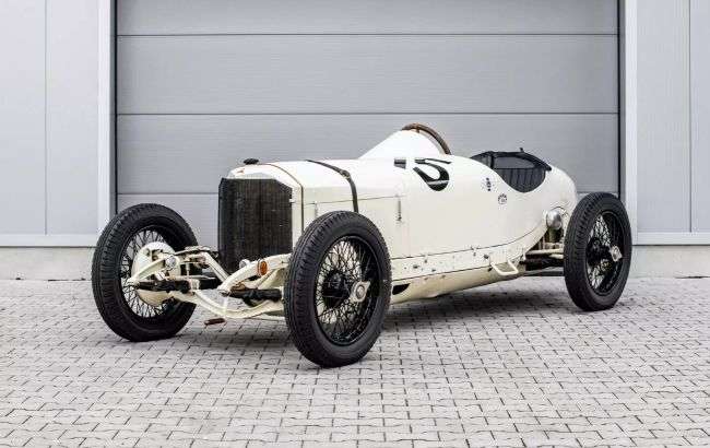 Mercedes-Benz 1923 року виставили на продаж: за скільки продадуть ретро-авто
