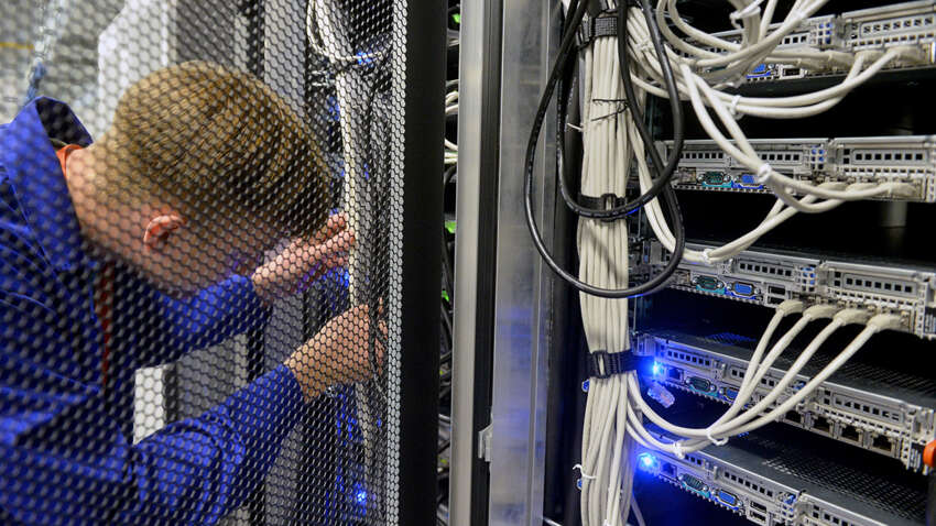 Скоро в России даже письма голубям придется пересылать – Google забирает свои серверы