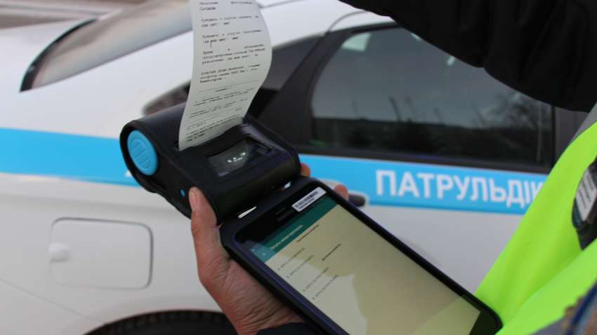 В Украине водительские права и студенческие билеты сделают электронными