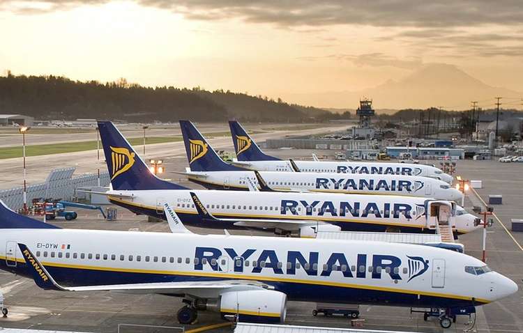  Ryanair поднял цену на приоритетную посадку и перевозку багажа