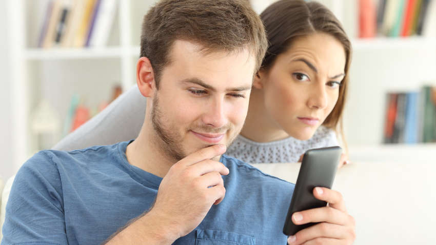 Астрологи назвали самые ревнивые знаки зодиака