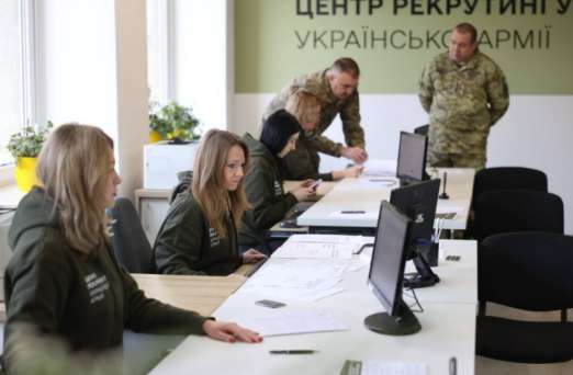 Стало відомо, скільки добровольців щомісяця долучаються до Сил оборони 