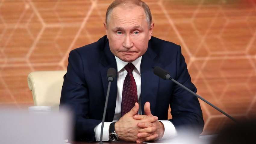 Журналист задал Путину неудобный вопрос: президент России отказался говорить на камеру