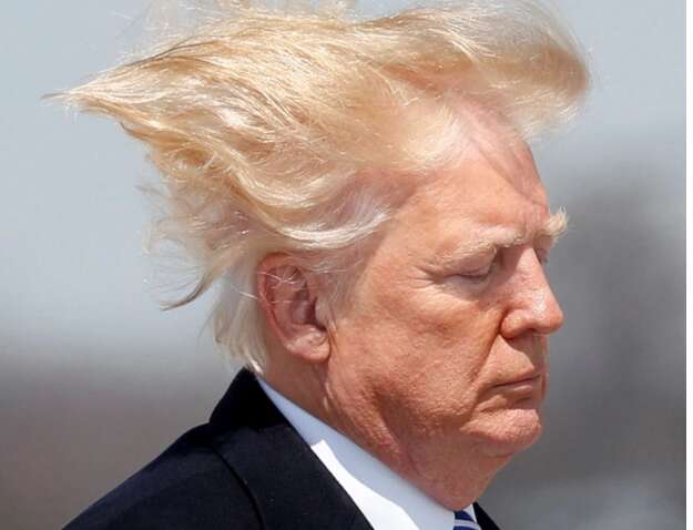 Трамп скасував указ Обами заради «свого прекрасного волосся» Трамп скасував указ Обами заради «свого прекрасного волосся»