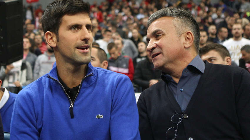 Отец Джоковича сделал фото с фанатом Путиным на Australian Open Отец Джоковича сделал фото с фанатом Путиным на Australian Open