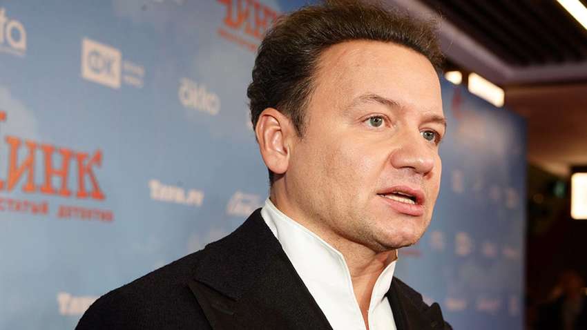 Відомого російського актора, який підтримав війну в Україні, "паралізувало" на сцені