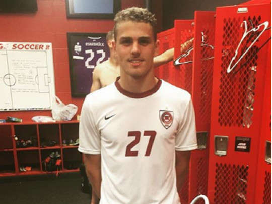 В Австралії акули з'їли 21-річного футболіста