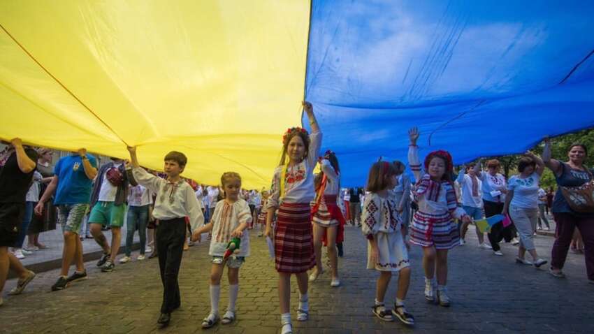 Сколько украинцев против "мирного плана", который будет включать вывод войск из Донбасса Сколько украинцев против "мирного плана", который будет включать вывод войск из Донбасса