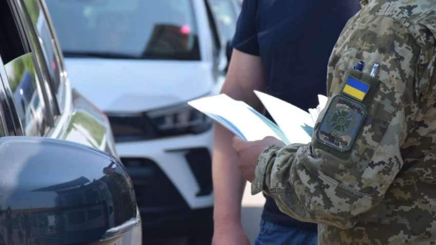 У Тернополі спіймали депутата: переправив за кордон десятки ухилянтів