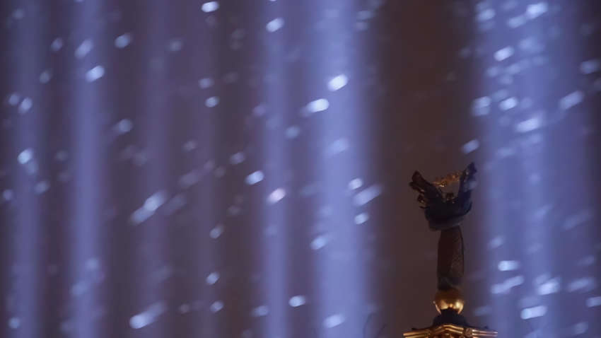 Почтение памяти Небесной Сотни: в Киеве засияли «Лучи Достоинства» (ФОТО, ВИДЕО)