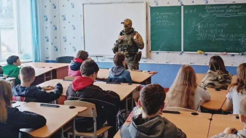 Оккупанты шантажируют родителей на ТОТ: школы закроют, детей заберут — если не пойдут в «учителя»
