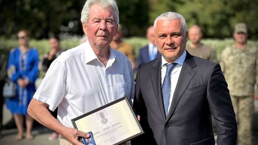 Глава Одесской ОВА похвастался костюмом, дороже, чем у Ермака Глава Одесской ОВА похвастался костюмом, дороже, чем у Ермака