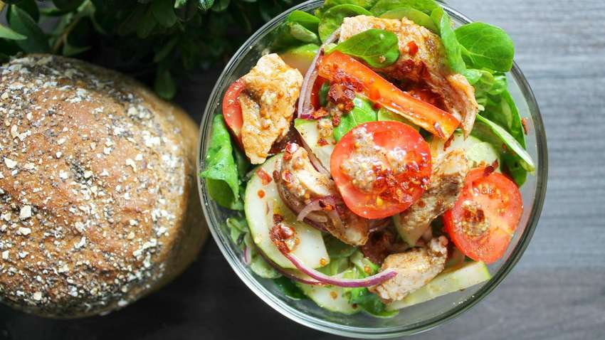 Названы пять ингредиентов для идеального салата