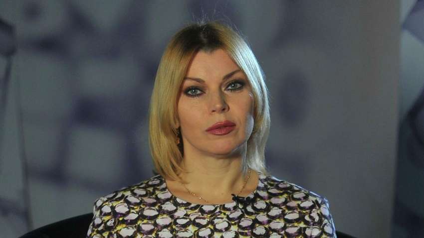 Обличчя понівечене та є проблеми з диханням: російській співачці, яка розбилася в ДТП, стало гірше