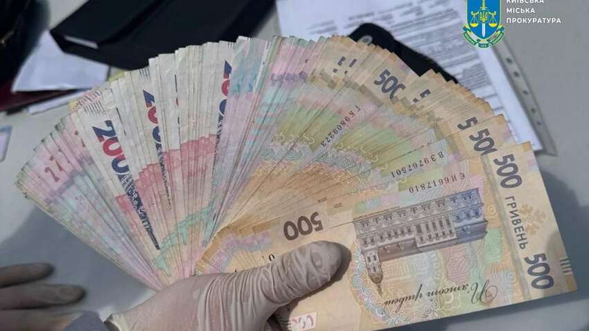 Цены ужасают: сколько в Киеве стоил незаконный выезд за границу Цены ужасают: сколько в Киеве стоил незаконный выезд за границу