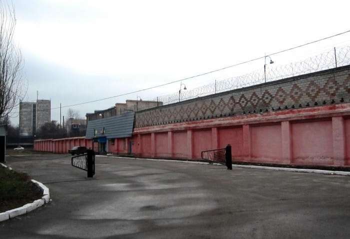 Подробности бунта в СИЗО: арестант угрожал женщине-психологу и ее семье