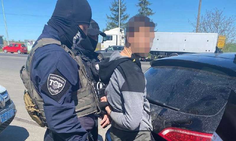 В Тернопольской области "волонтеры" покупали себе люксовые авто вместо помощи ВСУ