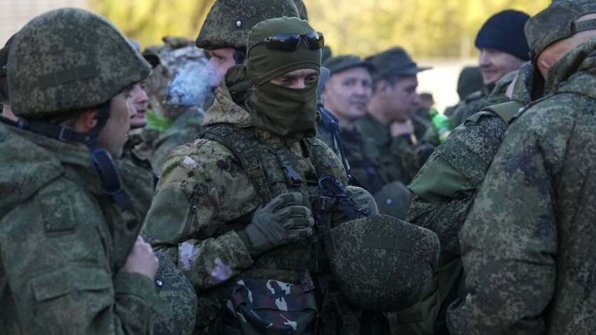 Три області на межі небезпеки: військовий заговорив про загрозу "повзучого наступу" РФ