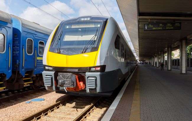 В Украине запускают двухэтажный поезд: когда выйдет на рейсы