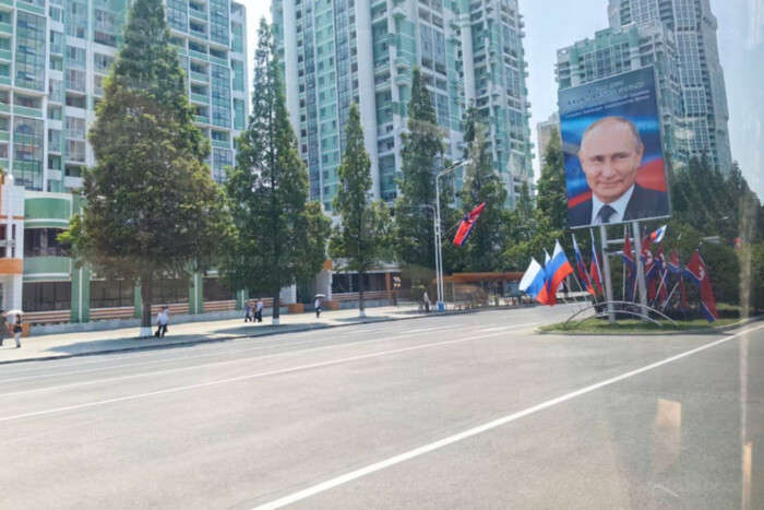 На видео попал момент унижения всей свиты Путина в КНДР 