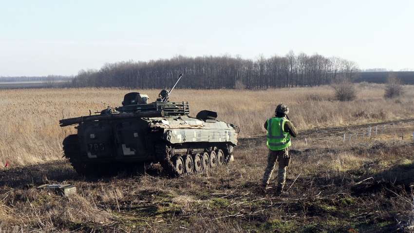 На Сході України поранили трьох військових: що відомо про їх стан