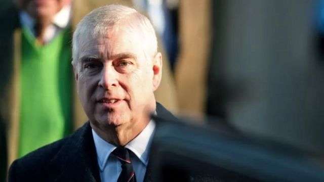 Принц Эндрю лишен титула и военных званий Принц Эндрю лишен титула и военных званий