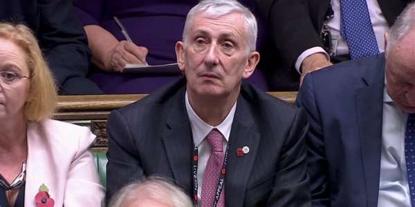 Линдсей Хойл избран спикером парламента Великобритании