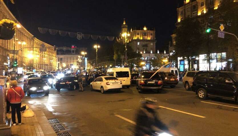 В центре столицы полиция применила оружие для задержания грабителей-рецидивистов - перекрыто движение В центре столицы полиция применила оружие для задержания грабителей-рецидивистов - перекрыто движение