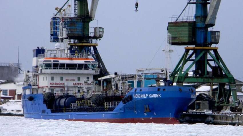 В России снова произошла авария с нефтяным танкером: в чем причина В России снова произошла авария с нефтяным танкером: в чем причина