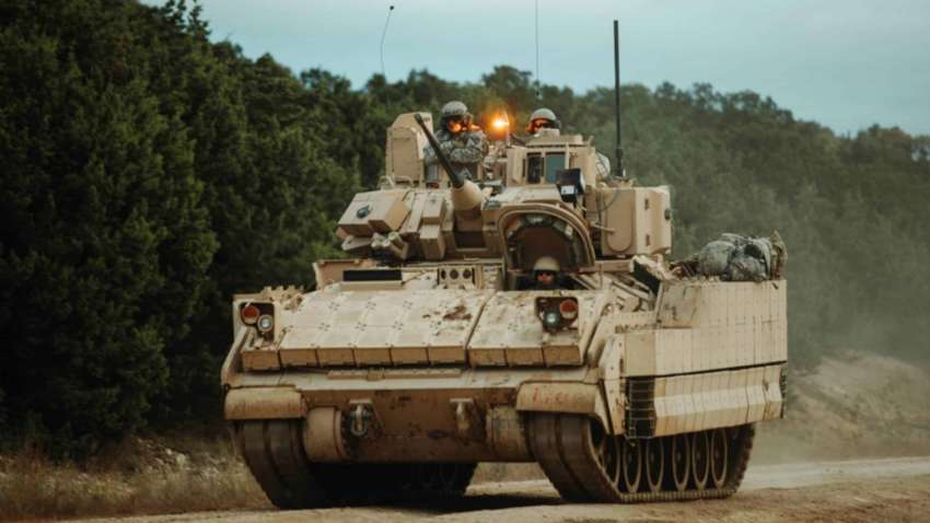 Украинские военные на Bradley мощно накрыли россиян вблизи Авдеевки (ВИДЕО) Украинские военные на Bradley мощно накрыли россиян вблизи Авдеевки (ВИДЕО)