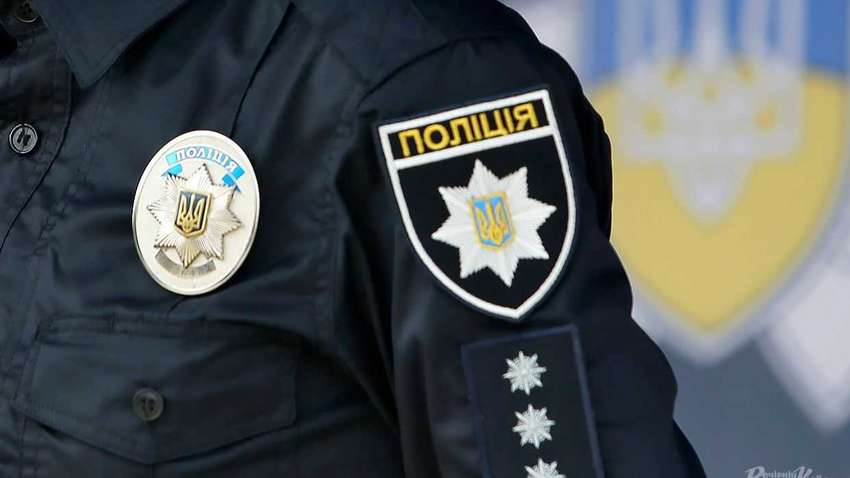 В Кировоградской области мужчина застрелился из оружия полицейского, прибывшего на вызов В Кировоградской области мужчина застрелился из оружия полицейского, прибывшего на вызов