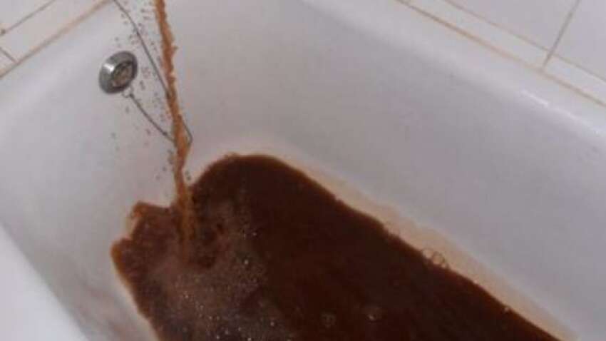 У Донецьку готують подачу техногенно забрудненої води просто людям у руки — експерти попереджають про екологічну й гуманітарну катастрофу