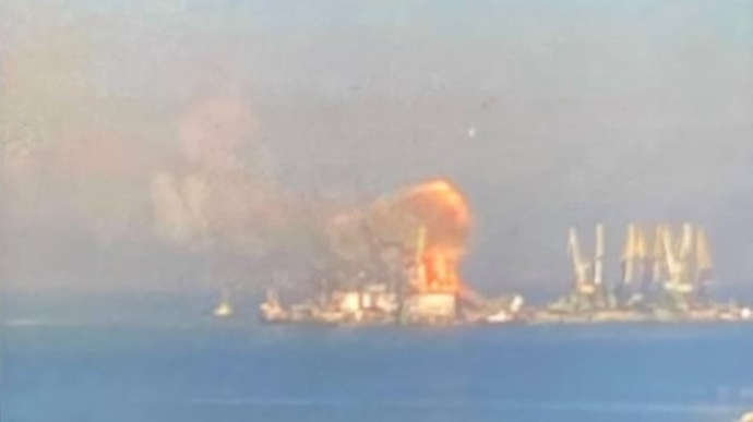 Доброе утро – мы из Украины: ВСУ уничтожили большой российский корабль в Бердянске