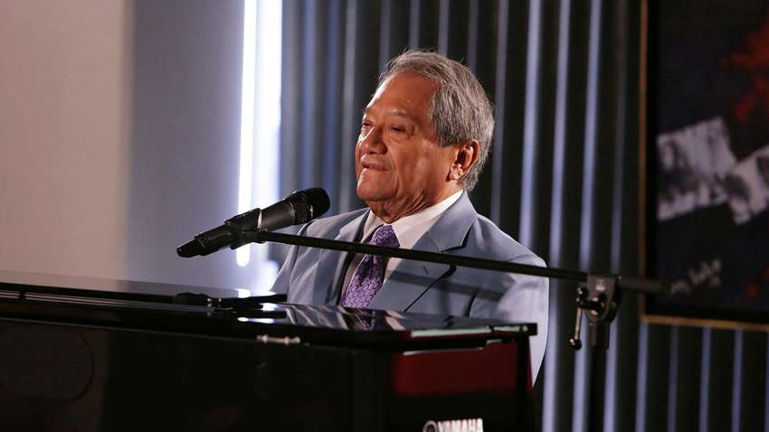 Автор песен Синатры и Пресли скончался от коронавируса